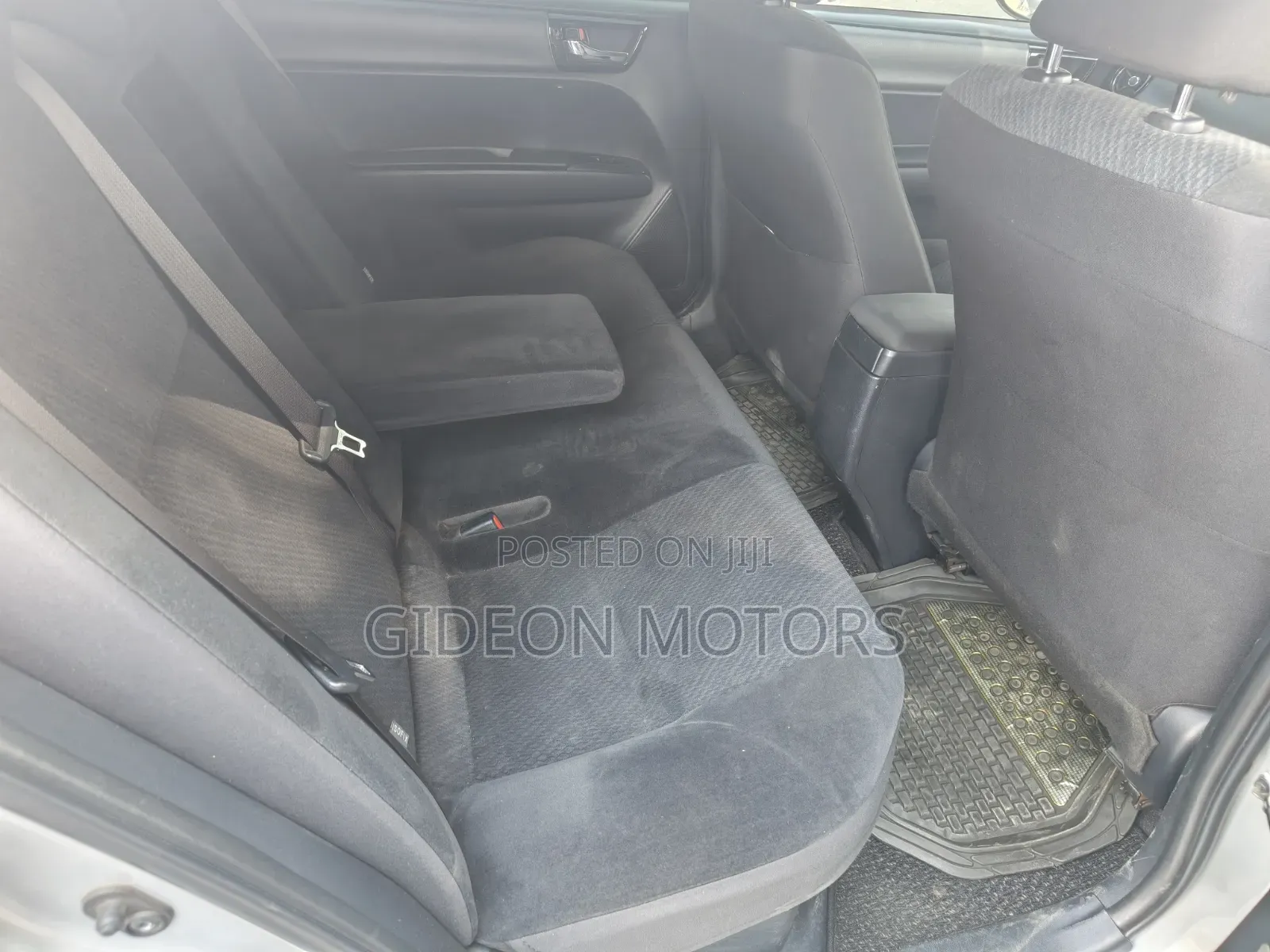 Toyota Axio 2018 Silver