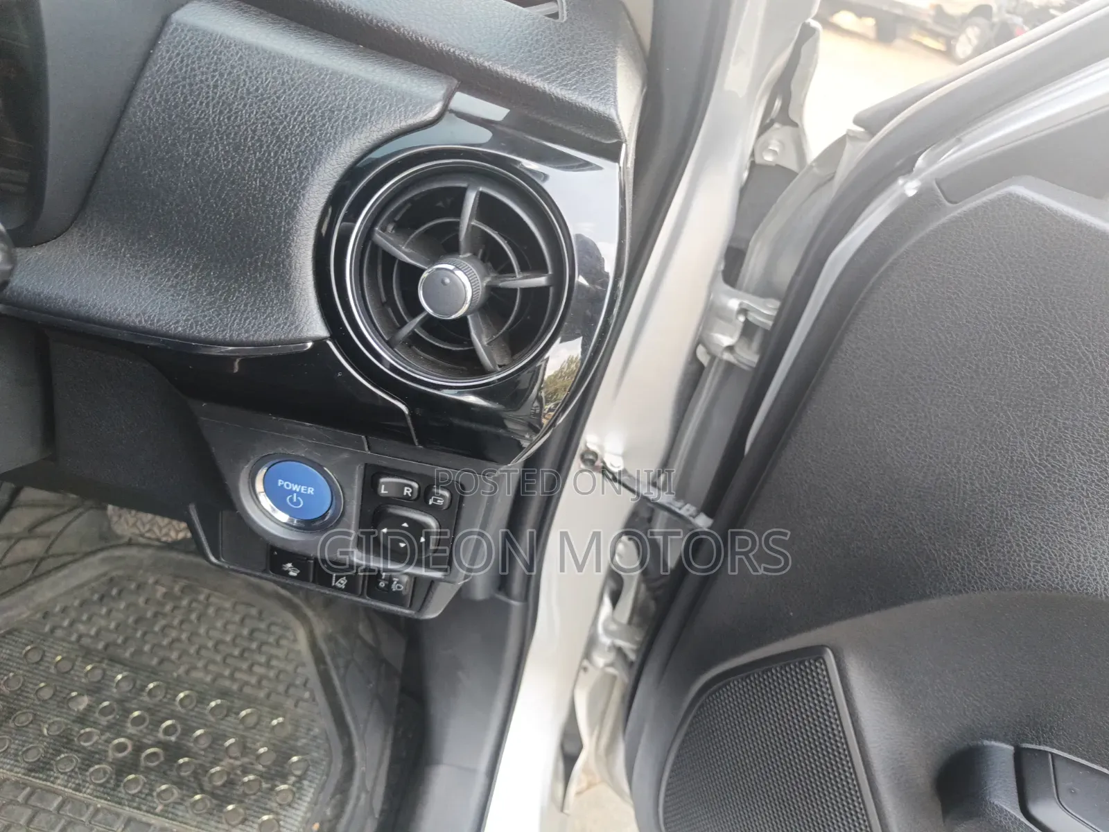 Toyota Axio 2018 Silver