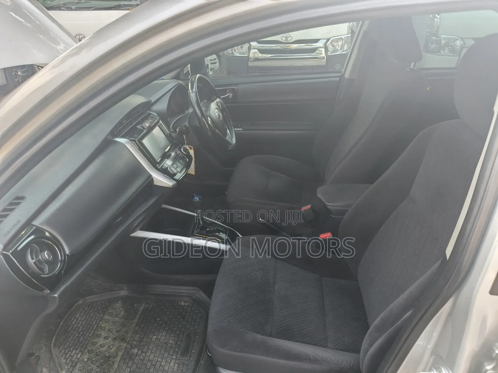 Toyota Axio 2018 Silver