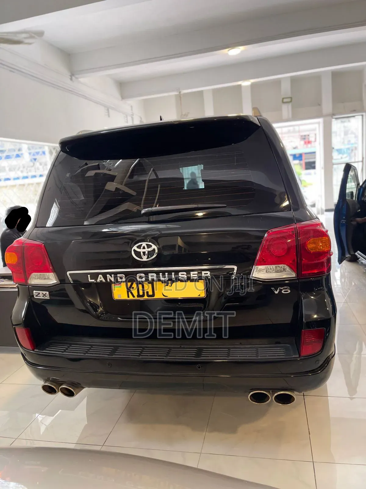 Toyota Land Cruiser 4.6 V8 ZX 2016 Black