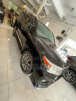 Toyota Land Cruiser 4.6 V8 ZX 2016 Black