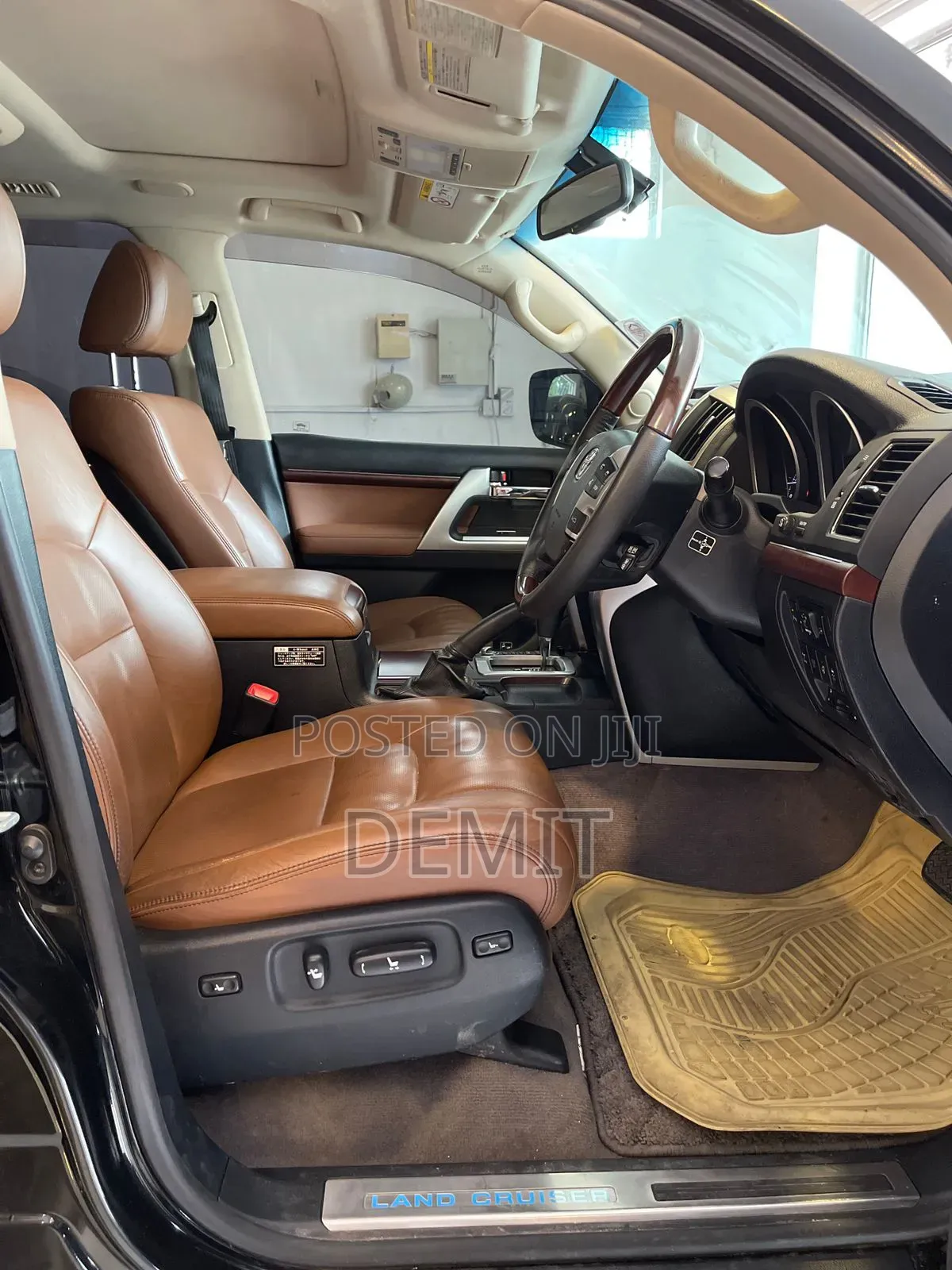 Toyota Land Cruiser 4.6 V8 ZX 2016 Black