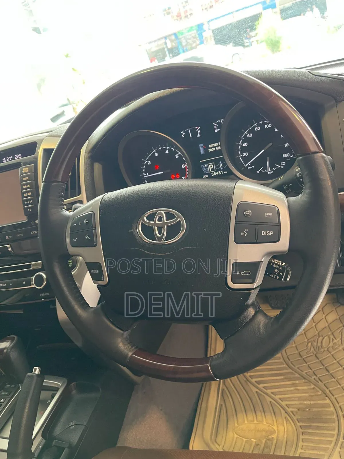 Toyota Land Cruiser 4.6 V8 ZX 2016 Black