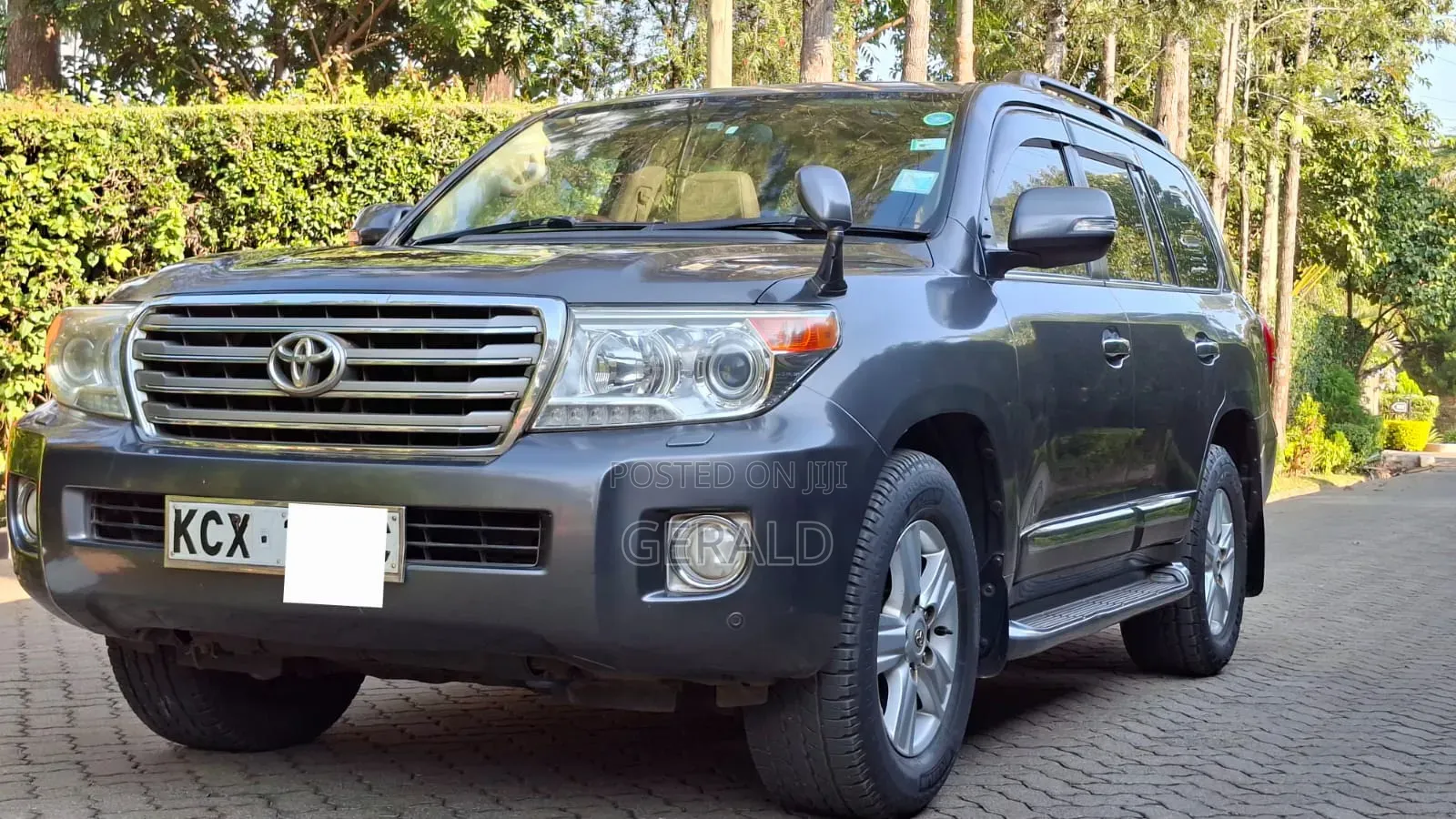Toyota Land Cruiser 2012 Gray