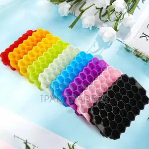 *Reusable Honeycomb Silicone Icecube Mould With a Lid
