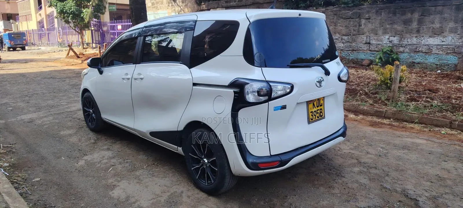 Toyota Sienta 2015 White