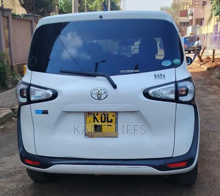 Toyota Sienta 2015 White