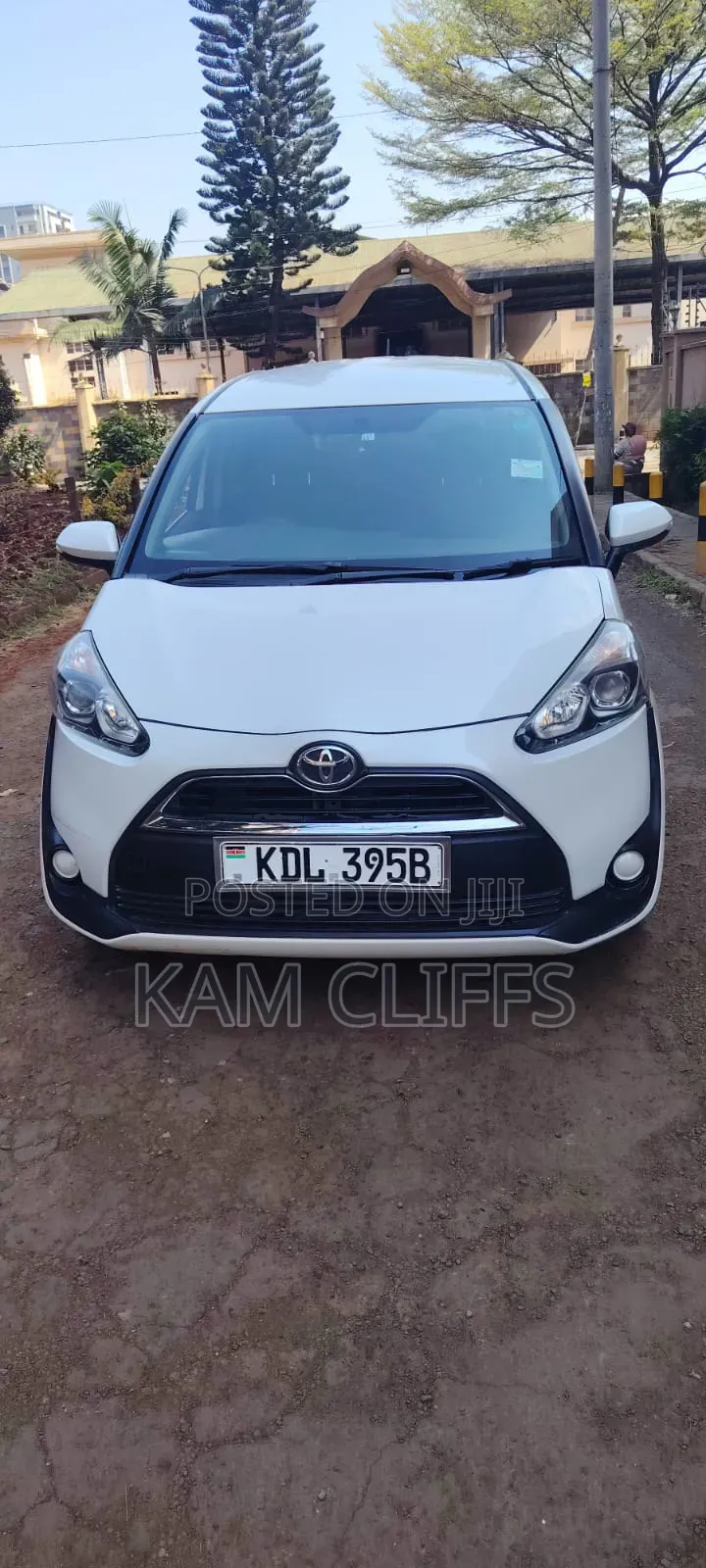 Toyota Sienta 2015 White