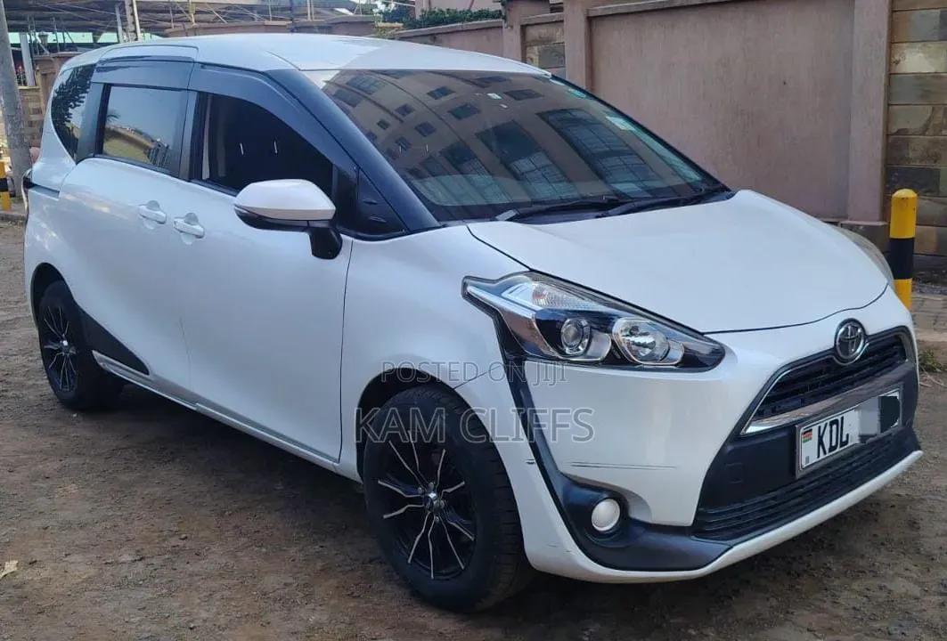 Toyota Sienta 2015 White