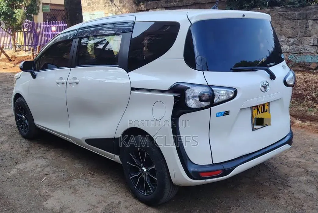 Toyota Sienta 2015 White