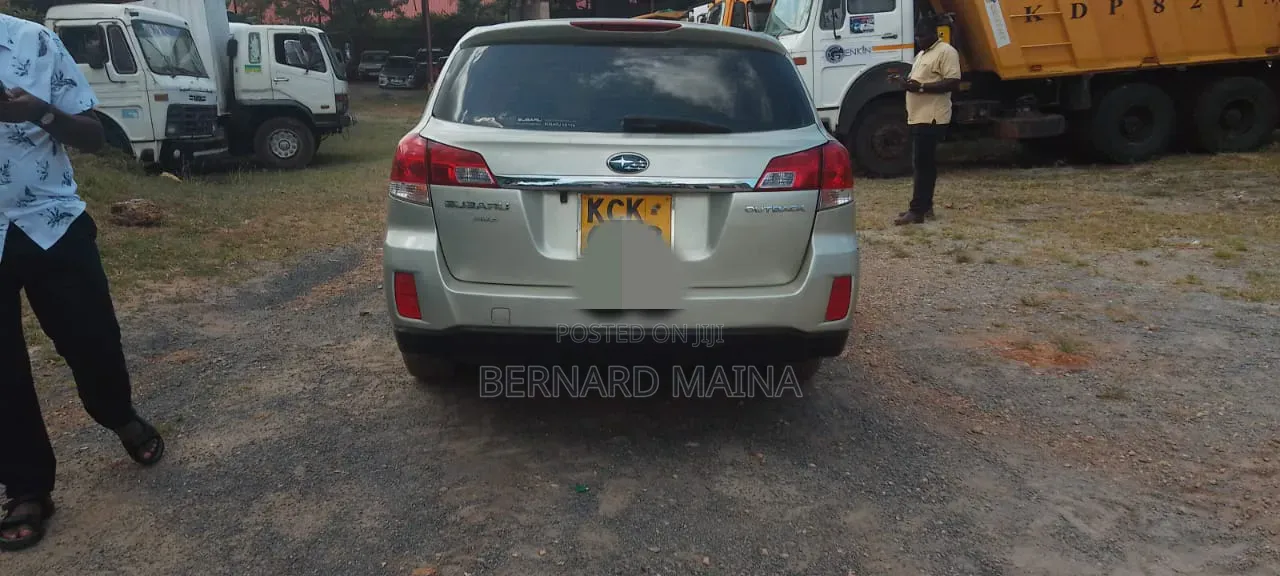 Subaru Outback 2012 Silver