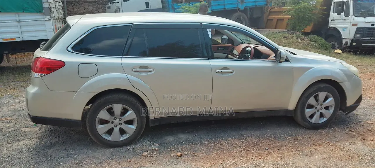 Subaru Outback 2012 Silver