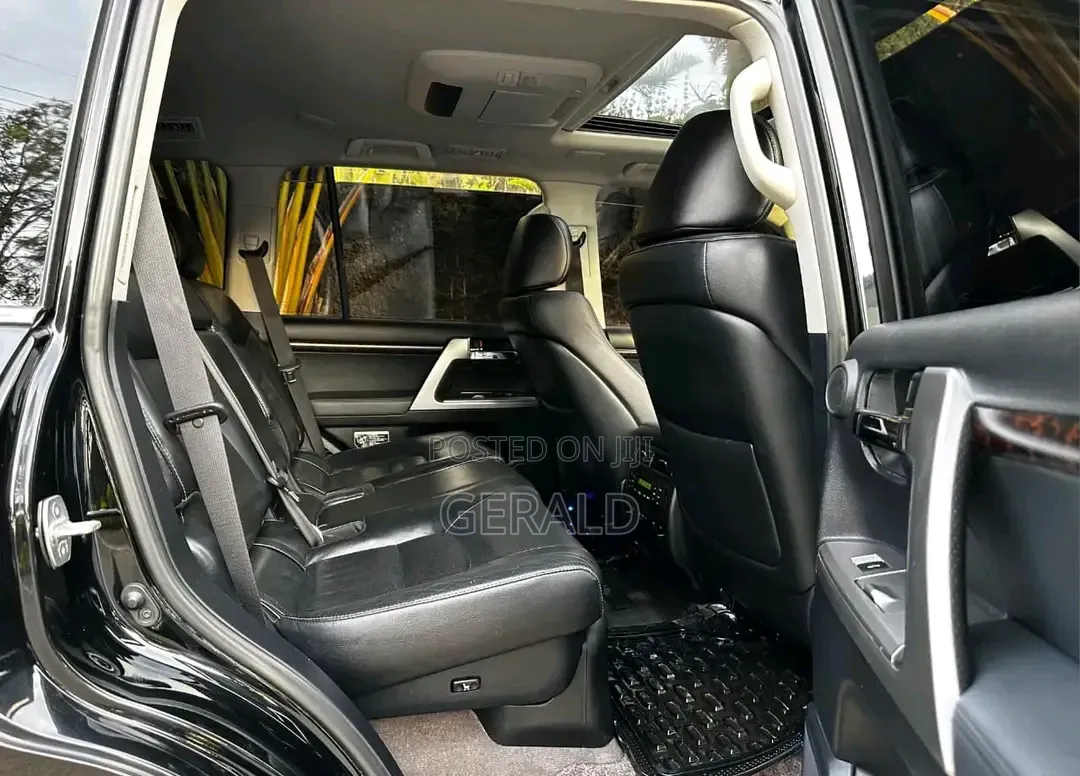 Toyota Land Cruiser 2012 Black