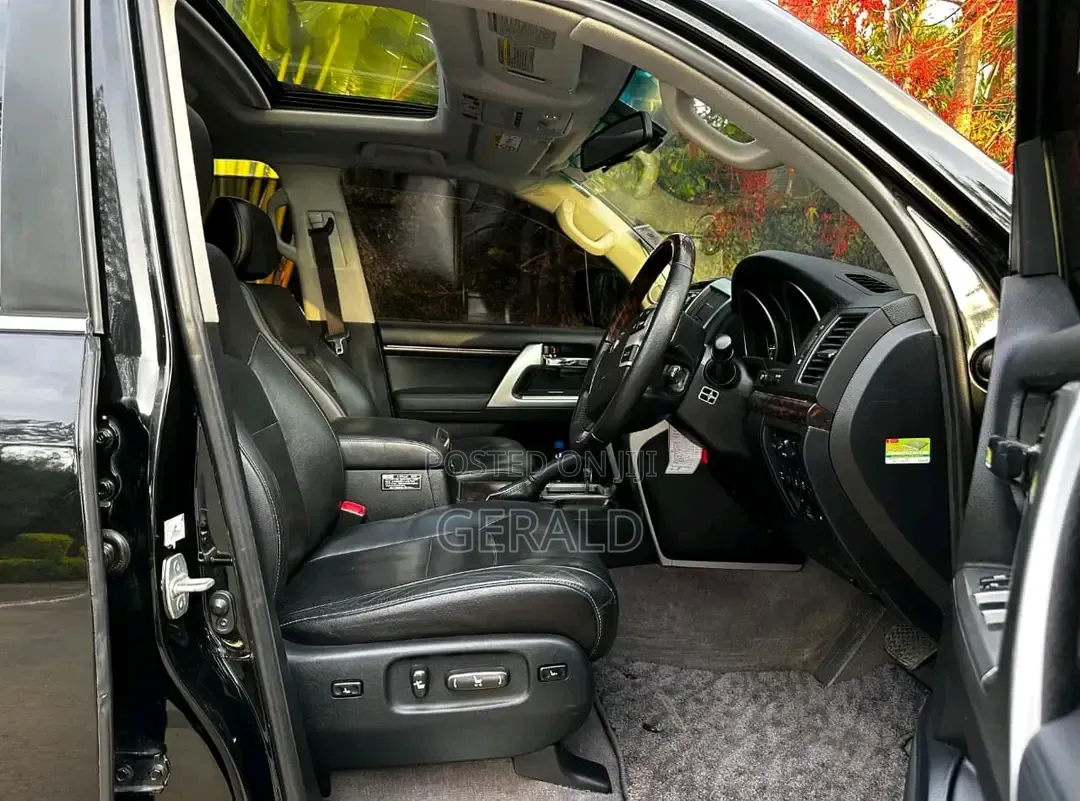 Toyota Land Cruiser 2012 Black