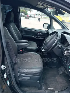 Toyota Esquire 2019 Black