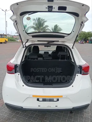Mazda 2 2019 White