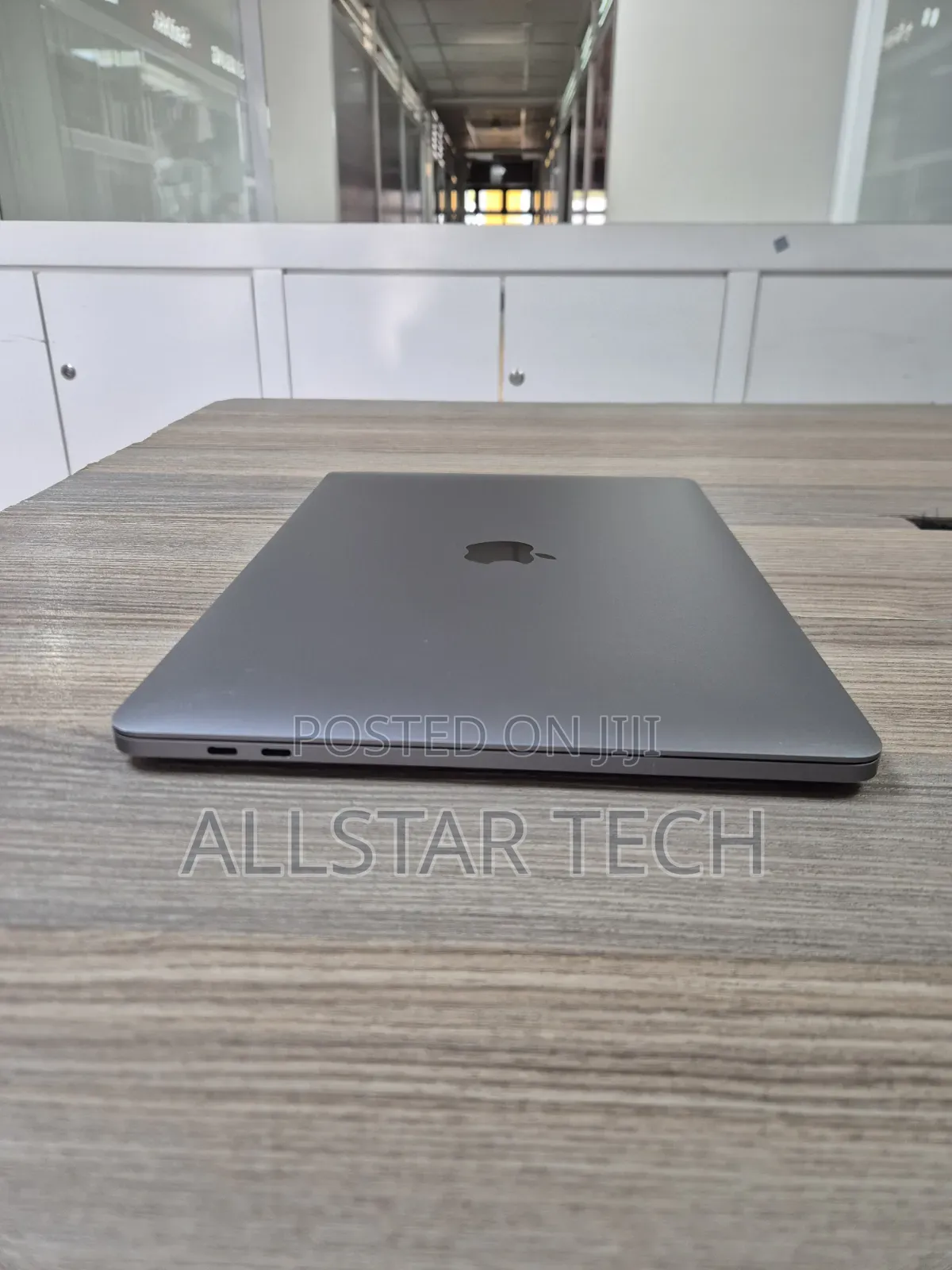 Laptop Apple MacBook Pro 2020 M1 8GB Apple M1 Pro SSD 256GB
