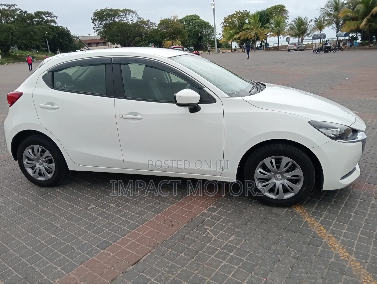 Mazda 2 2019 White