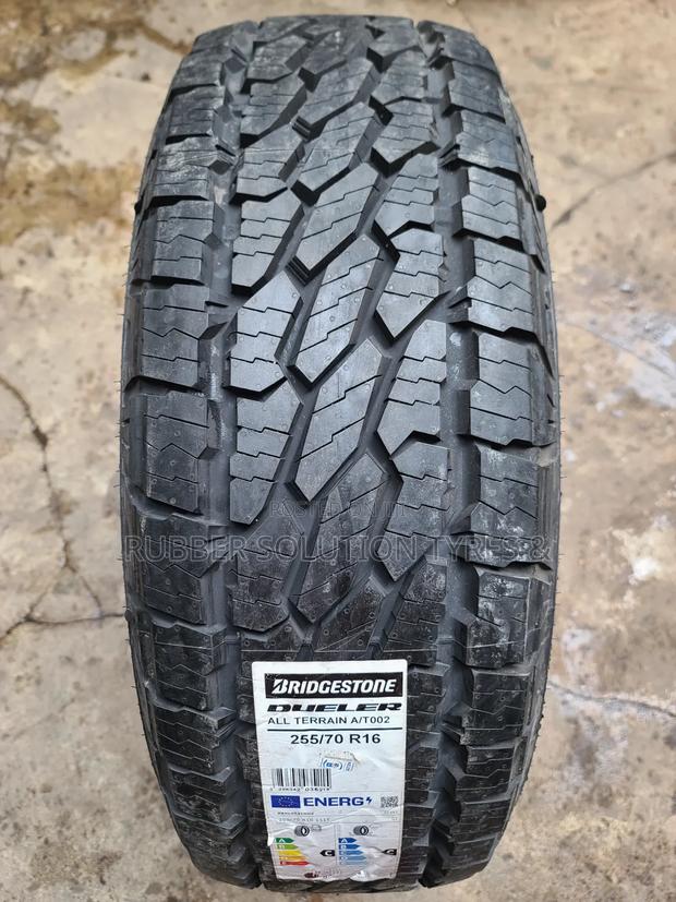 255 /70 R16 Bridgestone Tyres Dueler a/T-002 All-Terrain