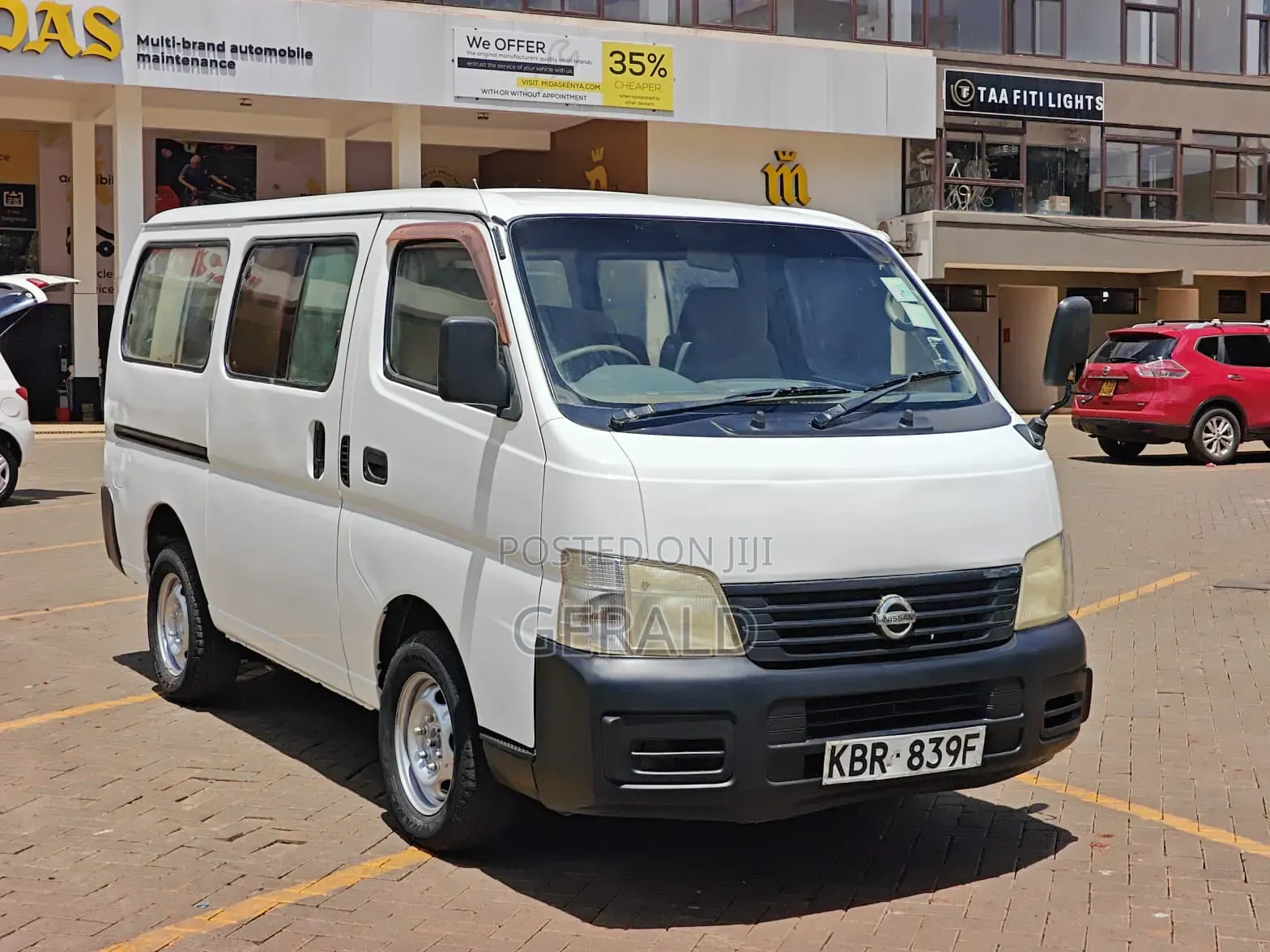 Nissan Caravan (Urvan) 2004 White