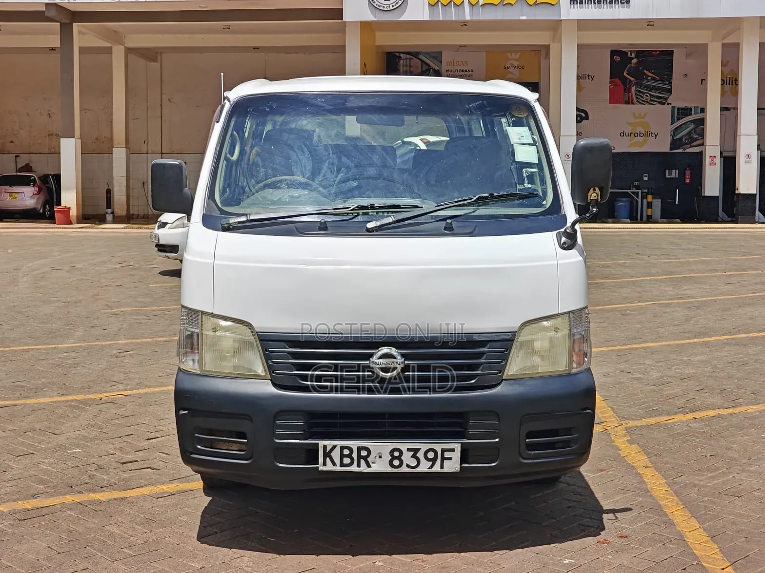 Nissan Caravan (Urvan) 2004 White
