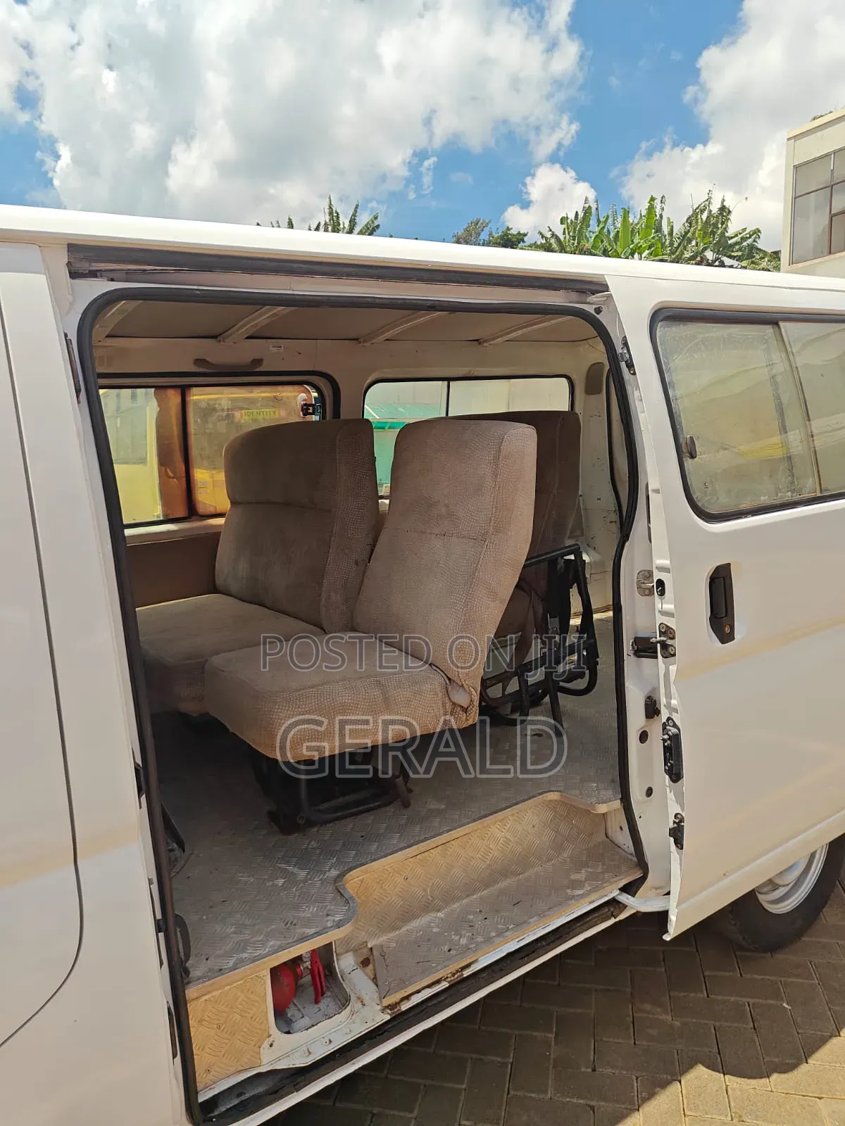 Nissan Caravan (Urvan) 2004 White