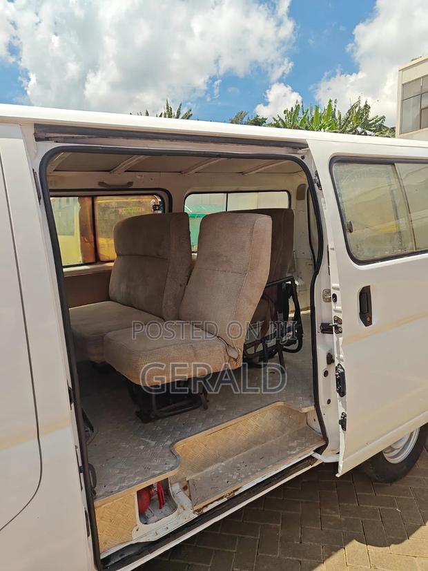 Nissan Caravan (Urvan) 2004 White - thumbnail 6