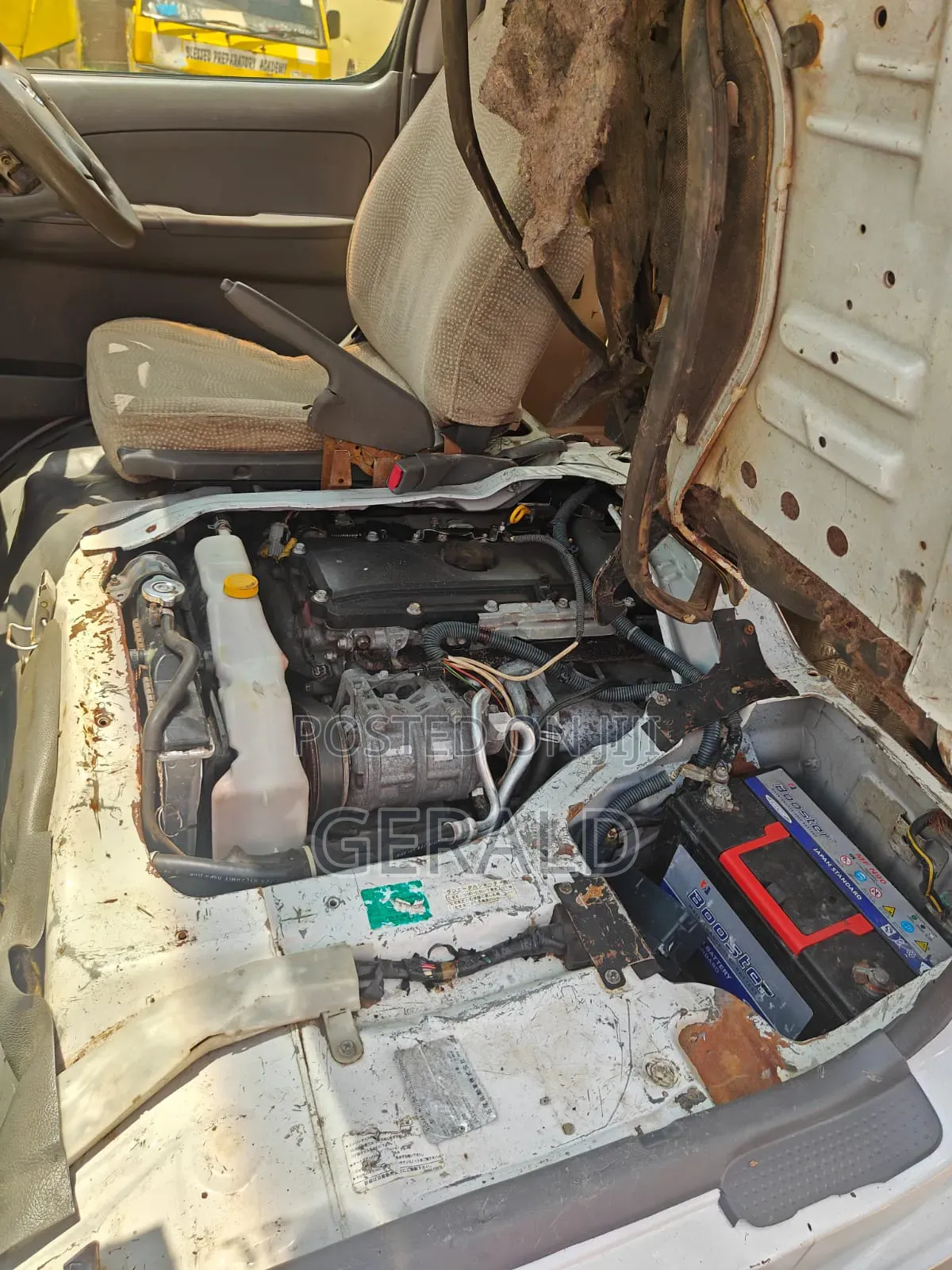 Nissan Caravan (Urvan) 2004 White