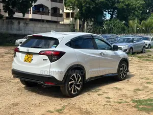 Honda Vezel 2022 White