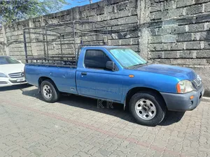 Nissan Hardbody 2012 Blue