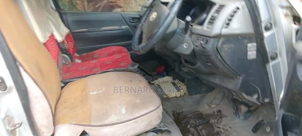 Toyota HiAce 2010 Grey - thumbnail 4