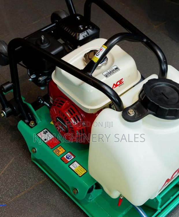 Plate Compactor Honda 90kgs - thumbnail 3