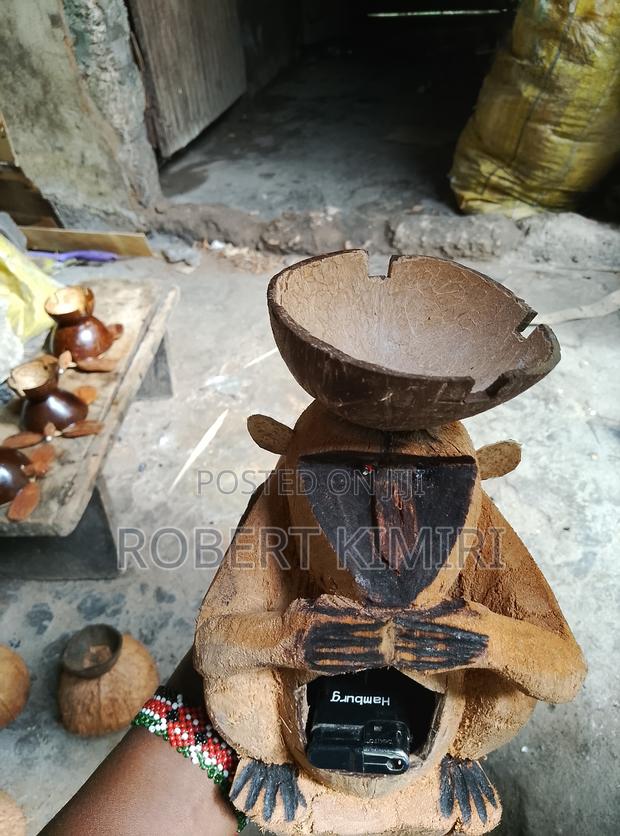 100% Handcrafted Coconut Monkey Ashtray Storage Holder - thumbnail 2