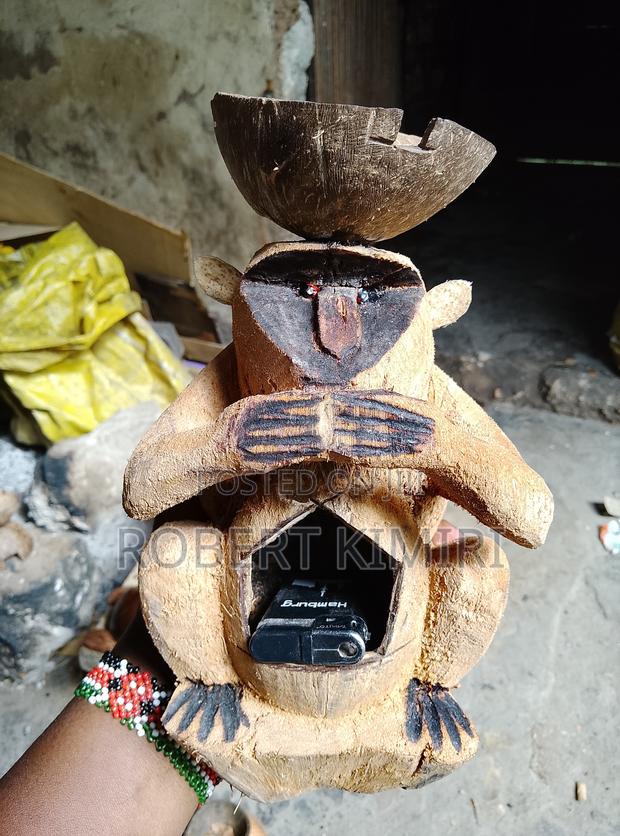 100% Handcrafted Coconut Monkey Ashtray Storage Holder - thumbnail 4