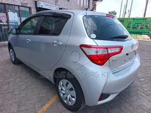 Toyota Vitz 1.3 AWD 5dr 2019 Silver