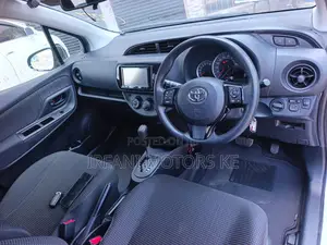 Toyota Vitz 1.3 AWD 5dr 2019 Silver