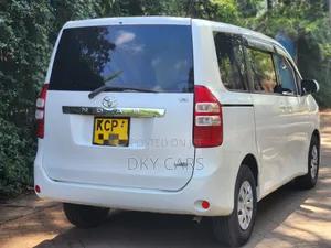 Toyota Noah 2013 White
