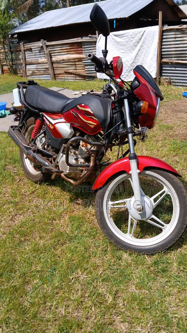 TVS HLX Plus ES 2020 Red