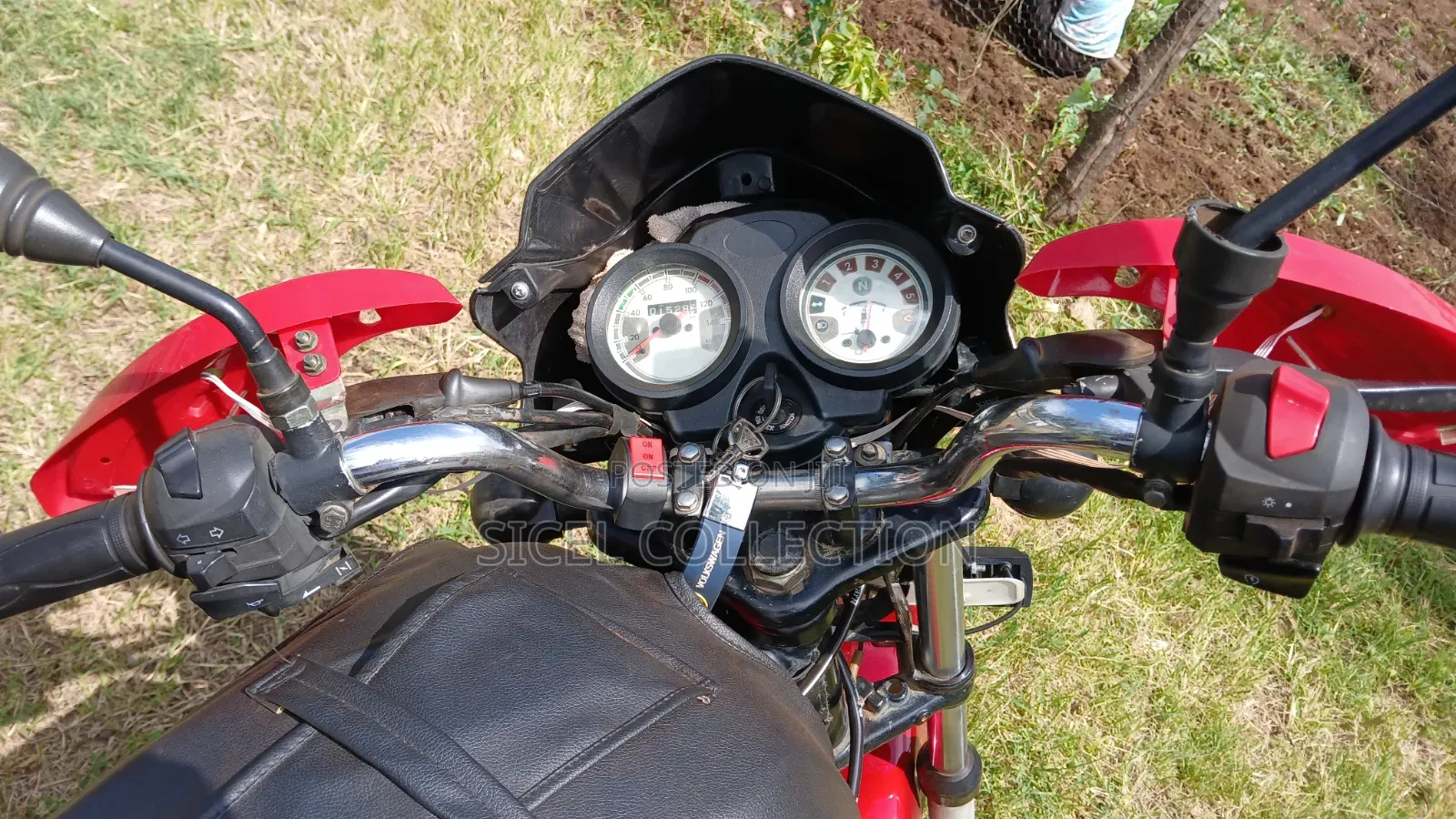 TVS HLX Plus ES 2020 Red