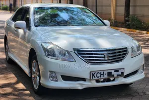 Toyota Crown 2009 White