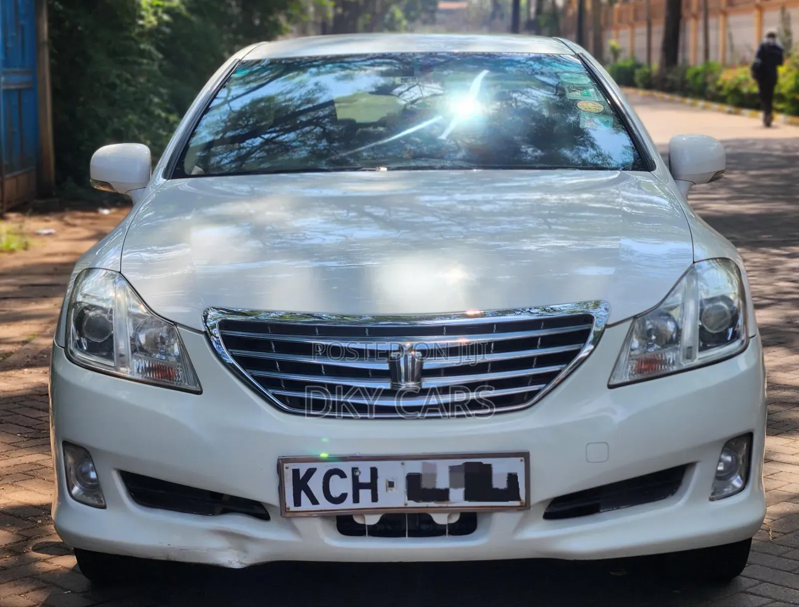 Toyota Crown 2009 White