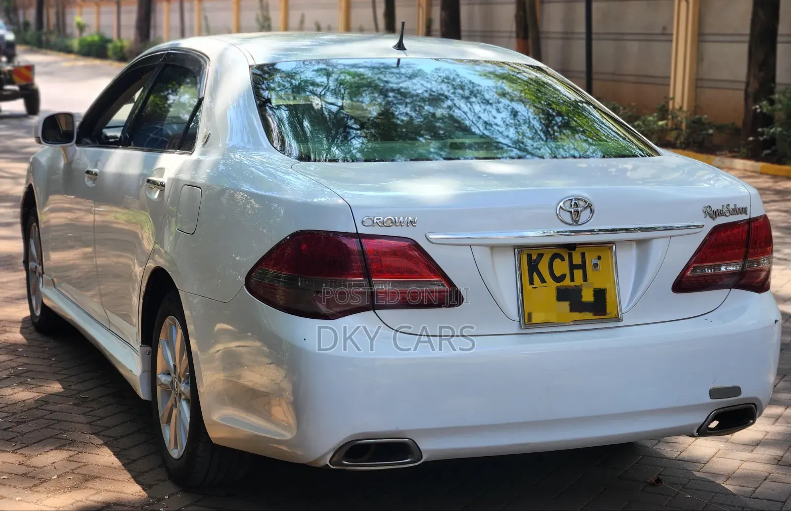 Toyota Crown 2009 White