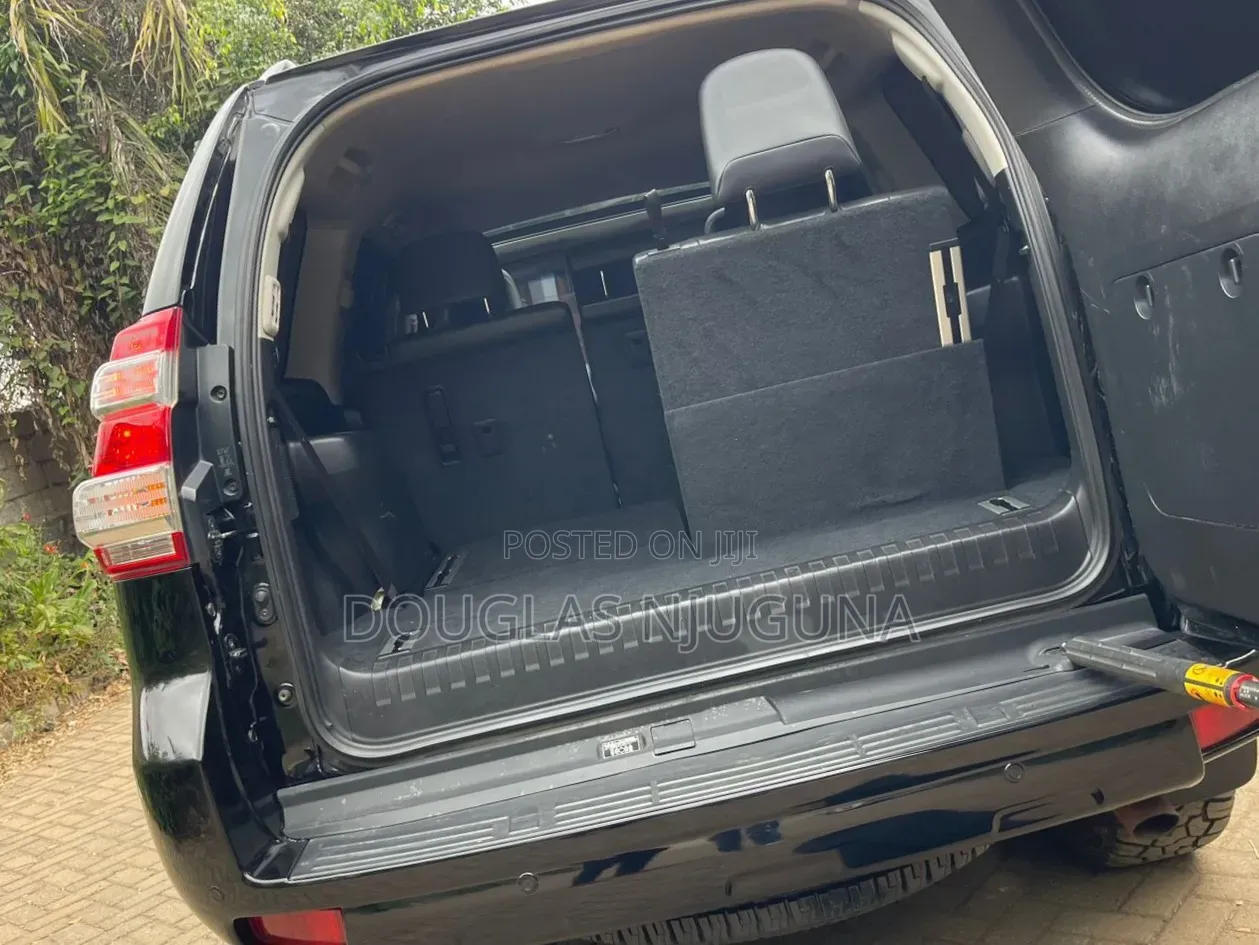 Toyota Land Cruiser Prado 2016 Black