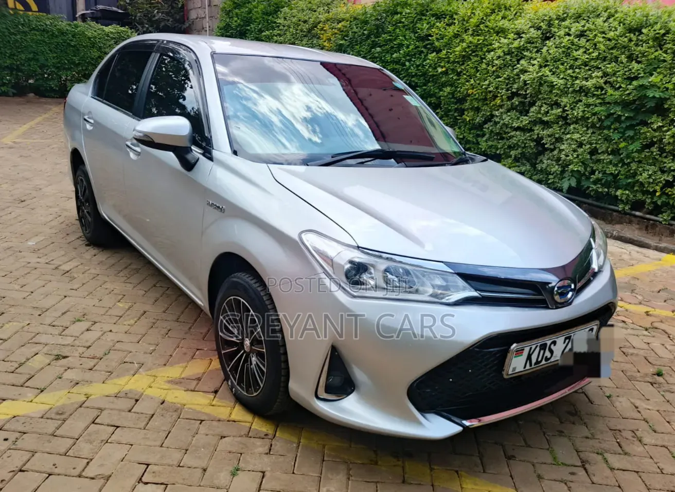 Toyota Axio 2016 Silver