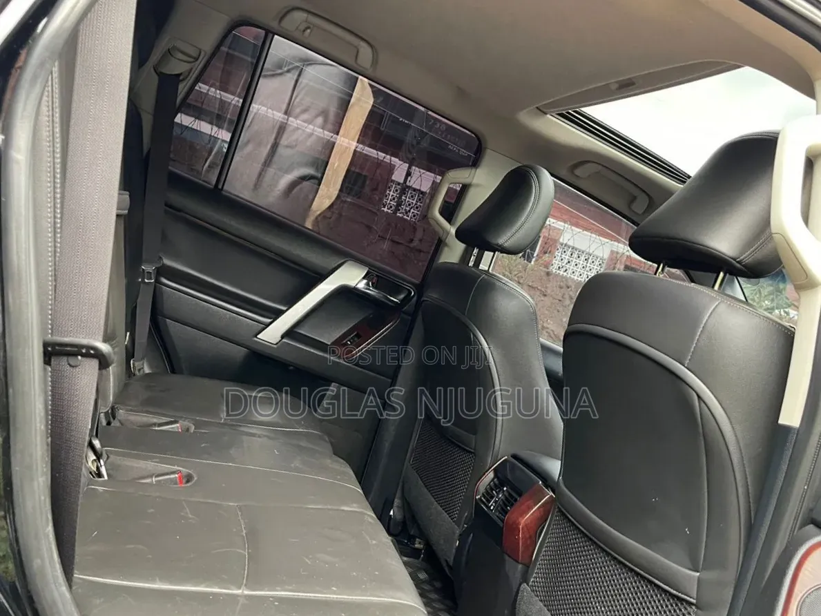 Toyota Land Cruiser Prado 2016 Black