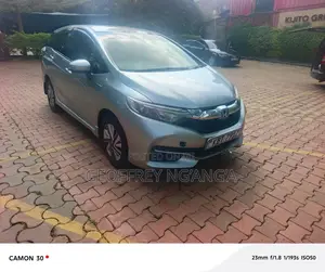 Honda Shuttle 1.5 Hybrid 2WD 2018 Silver
