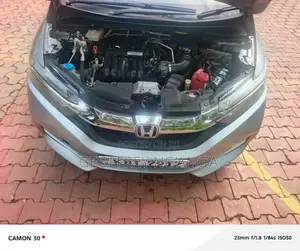 Honda Shuttle 1.5 Hybrid 2WD 2018 Silver