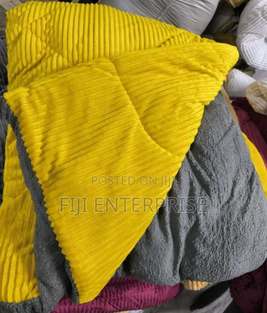 Single Plush Velvet Duvet – Price Drop | Premium Quality