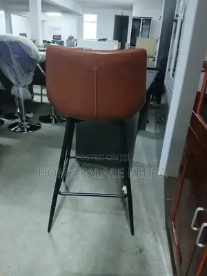 Bar Stool: Leather Kitchen Stool With Wide Seat