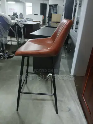 Bar Stool: Leather Kitchen Stool With Wide Seat